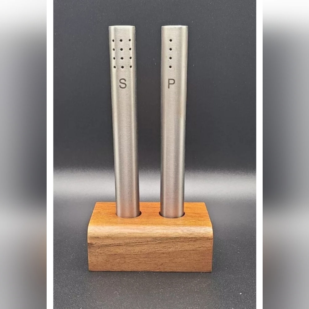 WMF Set Salt and Pepper Shaker Stainless Steel Frosted, Acacia Holz-Ständer P705